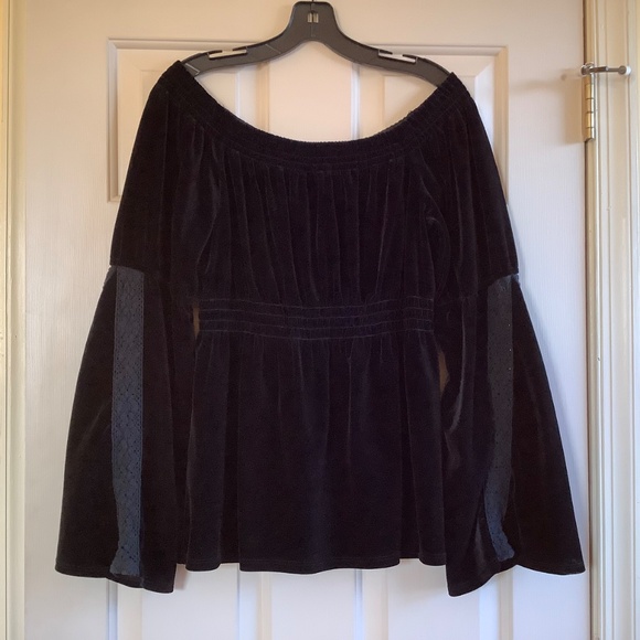 I.N.C Velvet Crochet Bell Sleeve Top Black SZ L - Picture 3 of 11